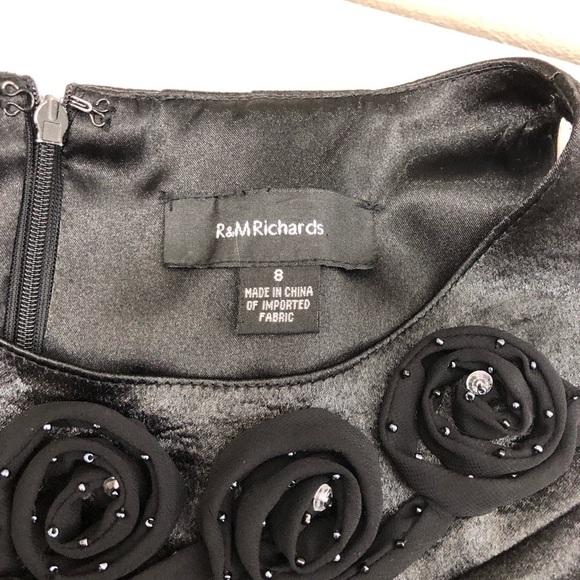 R&M Richards Embellished Neckline Black Sleeveless Pleated Loose Fit Dress 8 - Picture 9 of 14